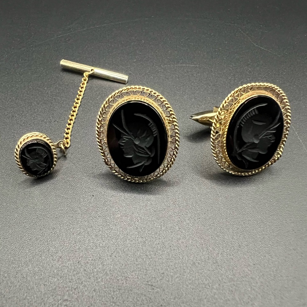 Vintage Swank Intagilo Carved Knight/Roman/Spartan Cufflinks and Tie Tack Set - Picture 2 of 7